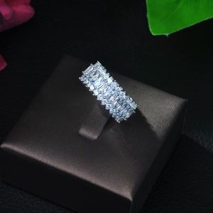 Pave Olive Leaf Big ring